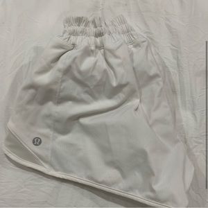 lululemon white hotty hots size 8!